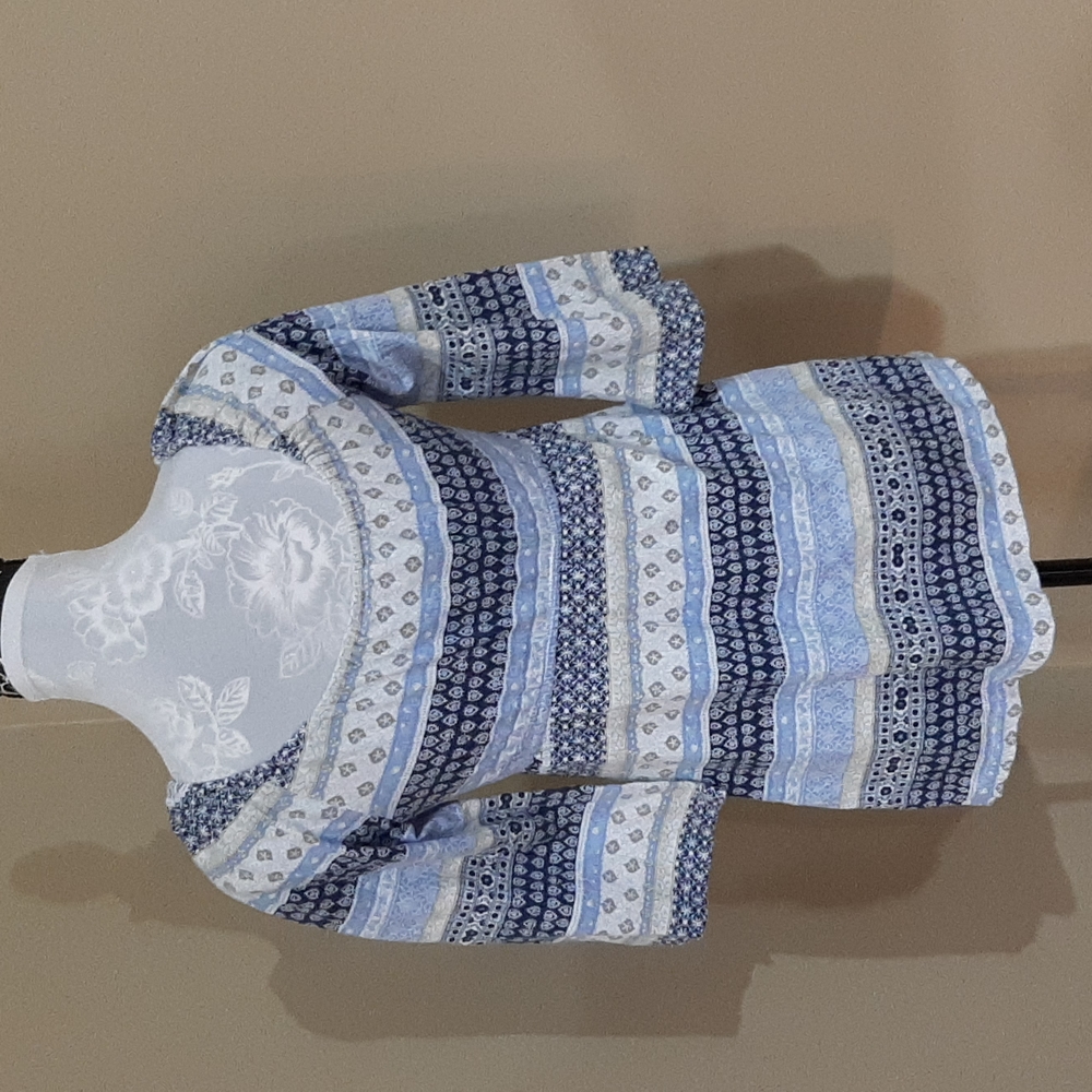 Women's Blue Patterned Top - Picture 3 of 4